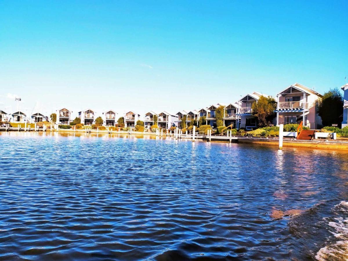 Captains Cove Resort - Waterfront Apartments Paynesville Dış mekan fotoğraf