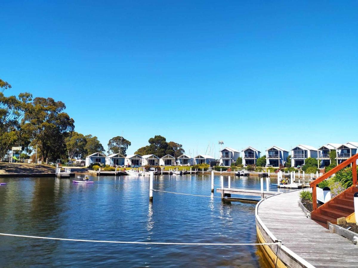 Captains Cove Resort - Waterfront Apartments Paynesville Dış mekan fotoğraf