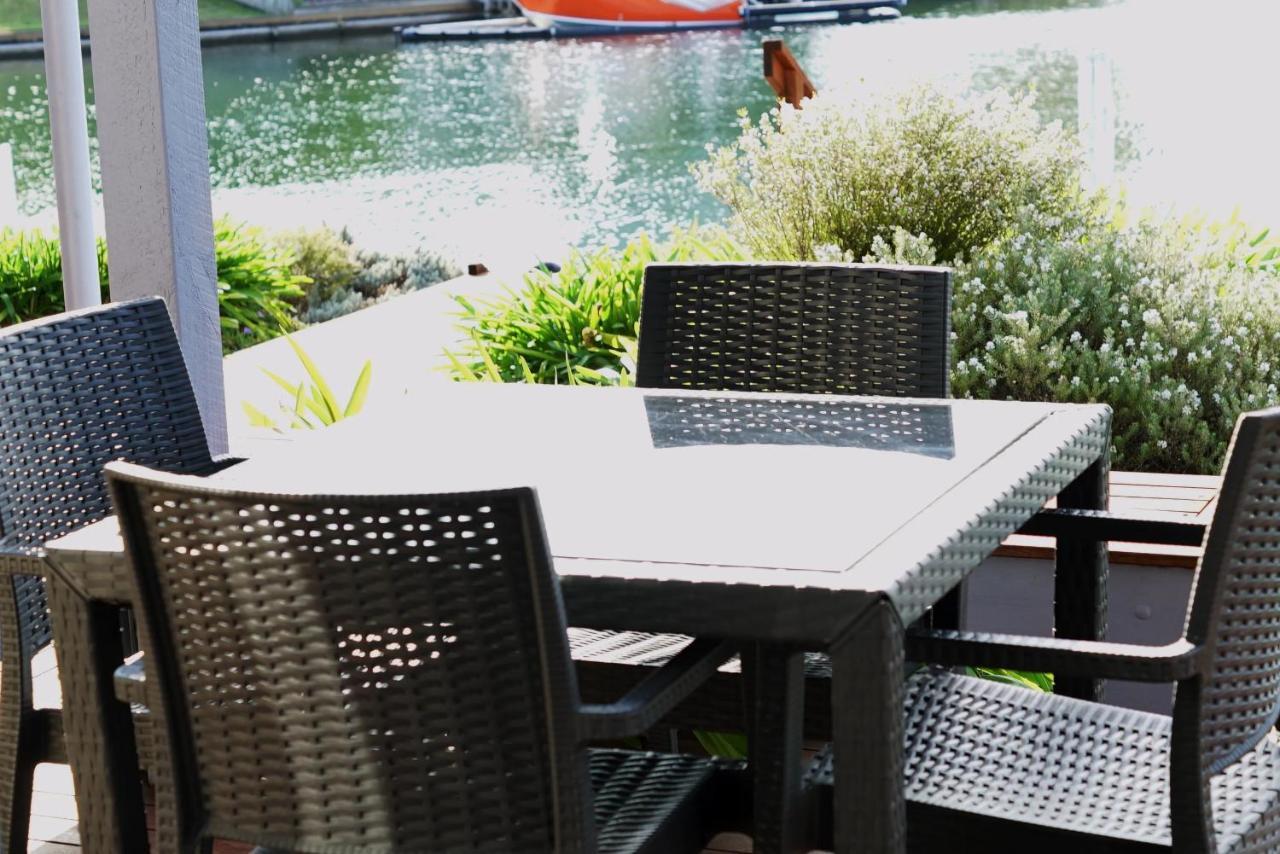 Captains Cove Resort - Waterfront Apartments Paynesville Dış mekan fotoğraf